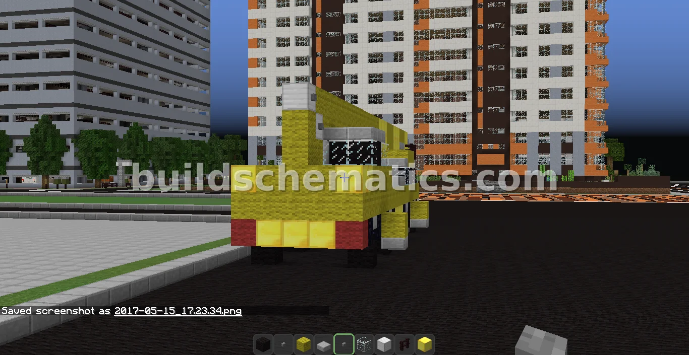Eight-Wheeled Crane Truck — view 3